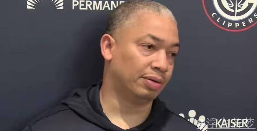 赛后遭冷遇,保罗通道等待道歉,泰伦卢无视冷漠离开 赛后遭冷遇,保罗通道等待道歉,泰伦卢无视冷漠离开